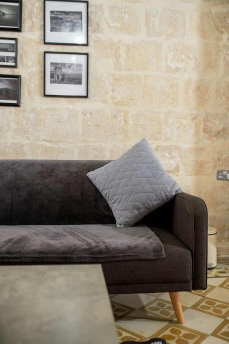 Chic, Stylish & Spacious Flat In Central วัลเลตตา ภายนอก รูปภาพ