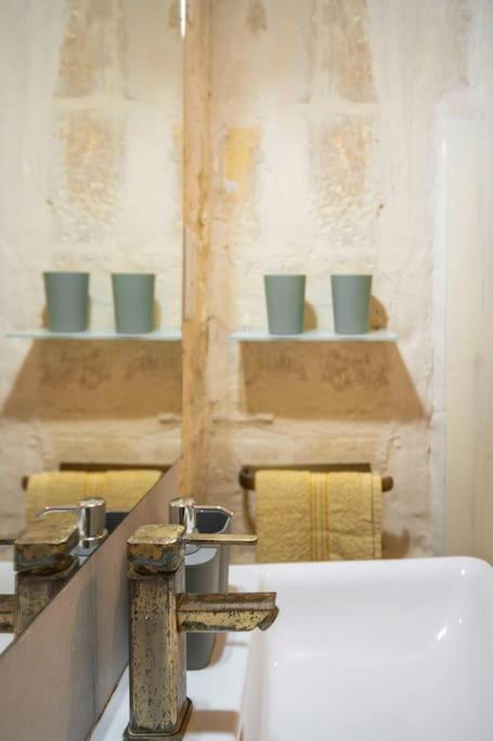 Chic, Stylish & Spacious Flat In Central วัลเลตตา ภายนอก รูปภาพ