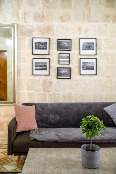 Chic, Stylish & Spacious Flat In Central วัลเลตตา ภายนอก รูปภาพ